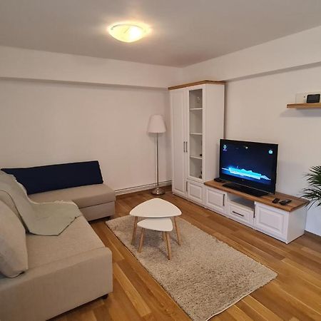 Vs Central Apartment Otopeni Εξωτερικό φωτογραφία
